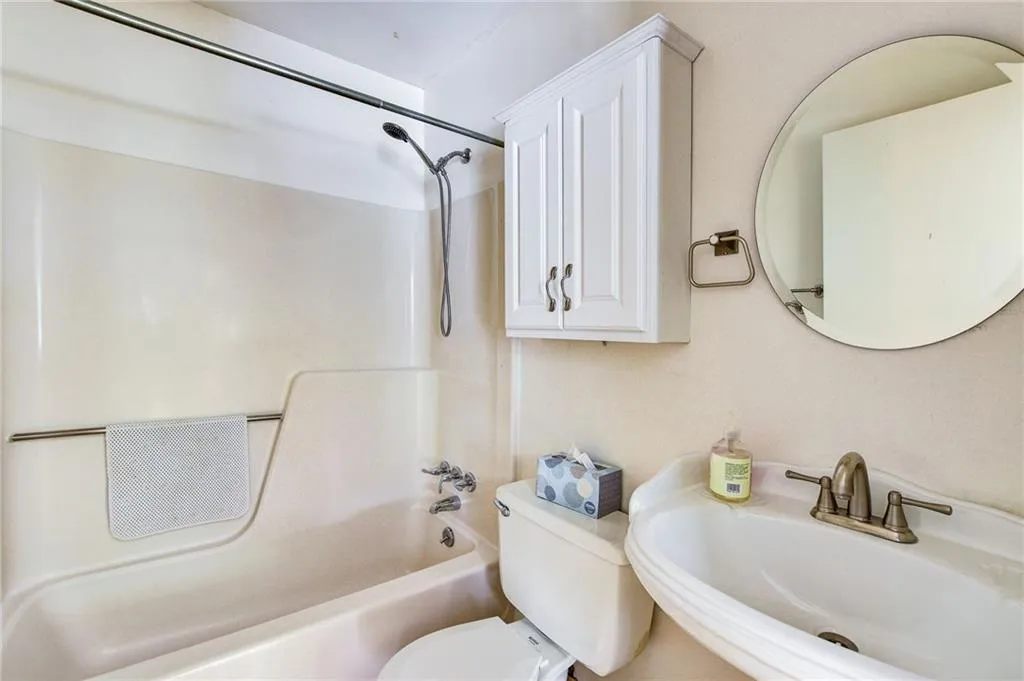 405 Forest Valley Road, Sandy Springs, Georgia 30342, 4 Bedrooms Bedrooms, ,3 BathroomsBathrooms,Residential,Sold,405 Forest Valley Road,6920445