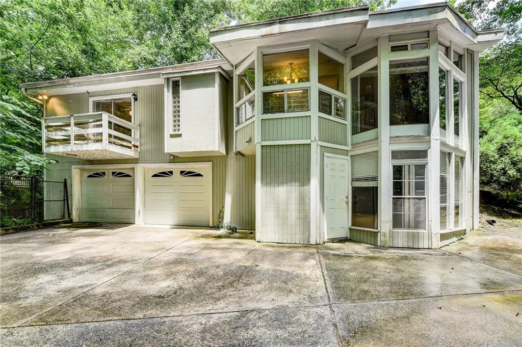 405 Forest Valley Road, Sandy Springs, Georgia 30342, 4 Bedrooms Bedrooms, ,3 BathroomsBathrooms,Residential,Sold,405 Forest Valley Road,6920445