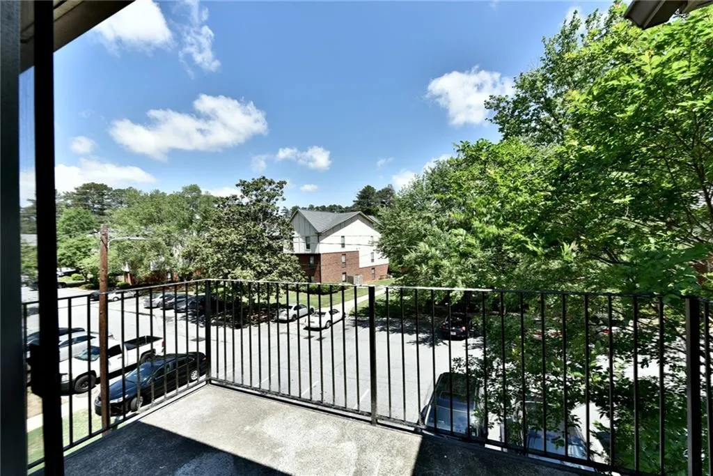 6851 Roswell Road Ne Unit I29, Atlanta, Georgia 30328, 3 Bedrooms Bedrooms, ,2 BathroomsBathrooms,Residential,Sold,6851 Roswell Road Ne Unit I29,5839770