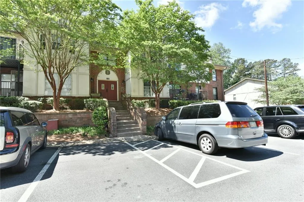 6851 Roswell Road Ne Unit I29, Atlanta, Georgia 30328, 3 Bedrooms Bedrooms, ,2 BathroomsBathrooms,Residential,Sold,6851 Roswell Road Ne Unit I29,5839770