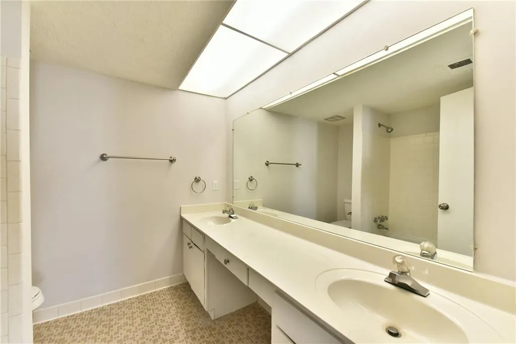 6851 Roswell Road Ne Unit I29, Atlanta, Georgia 30328, 3 Bedrooms Bedrooms, ,2 BathroomsBathrooms,Residential,Sold,6851 Roswell Road Ne Unit I29,5839770
