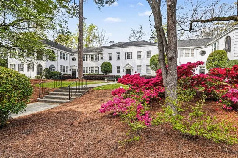 Boutique Community With Only 16 Units & No Rental Cap!