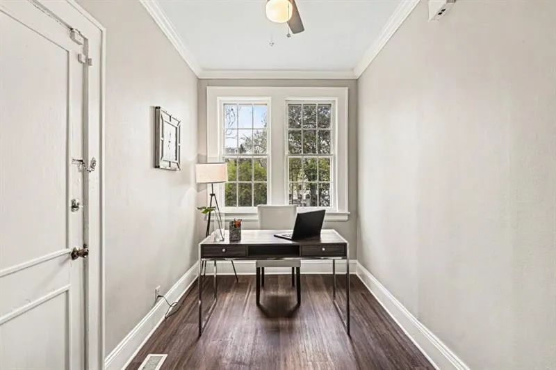 Bonus Room - Perfect For A Home Office, Guest Room, Or Creative Space
