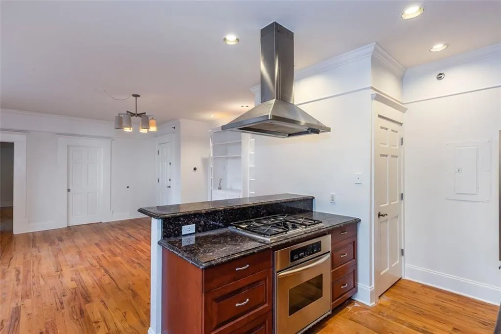 259 14th Street Ne Unit 104, Atlanta, Georgia 30309, 2 Bedrooms Bedrooms, ,2 BathroomsBathrooms,Residential,For Sale,259 14th Street Ne Unit 104,7646002