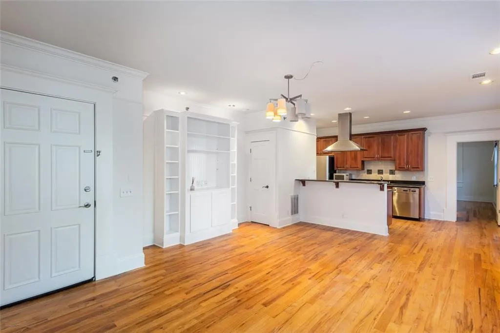 259 14th Street Ne Unit 104, Atlanta, Georgia 30309, 2 Bedrooms Bedrooms, ,2 BathroomsBathrooms,Residential,For Sale,259 14th Street Ne Unit 104,7646002