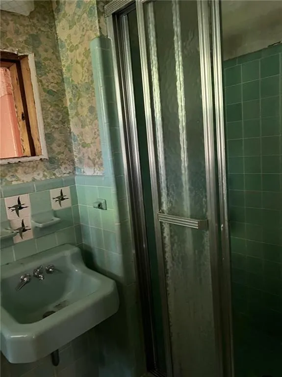 85 Bonnie Lane, Atlanta, Georgia 30328, 4 Bedrooms Bedrooms, ,3 BathroomsBathrooms,Residential,Sold,85 Bonnie Lane,7051967