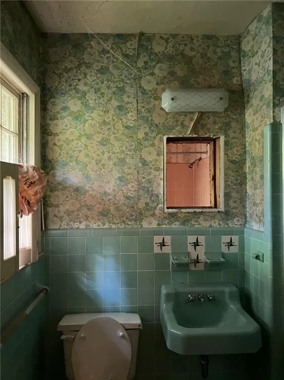 85 Bonnie Lane, Atlanta, Georgia 30328, 4 Bedrooms Bedrooms, ,3 BathroomsBathrooms,Residential,Sold,85 Bonnie Lane,7051967