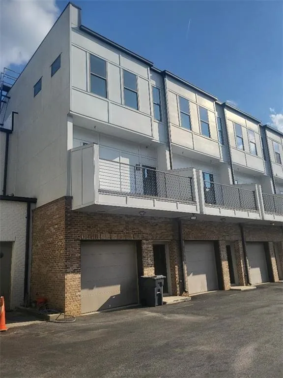 2030 Main Street Nw Unit 206, Atlanta, Georgia 30318, 2 Bedrooms Bedrooms, 0 ,2 BathroomsBathrooms,Residential,For Sale,2030 Main Street Nw Unit 206,7787065