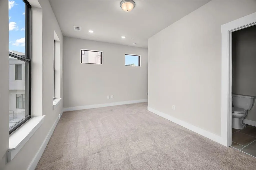 2030 Main Street Nw Unit 206, Atlanta, Georgia 30318, 2 Bedrooms Bedrooms, 0 ,2 BathroomsBathrooms,Residential,For Sale,2030 Main Street Nw Unit 206,7787065