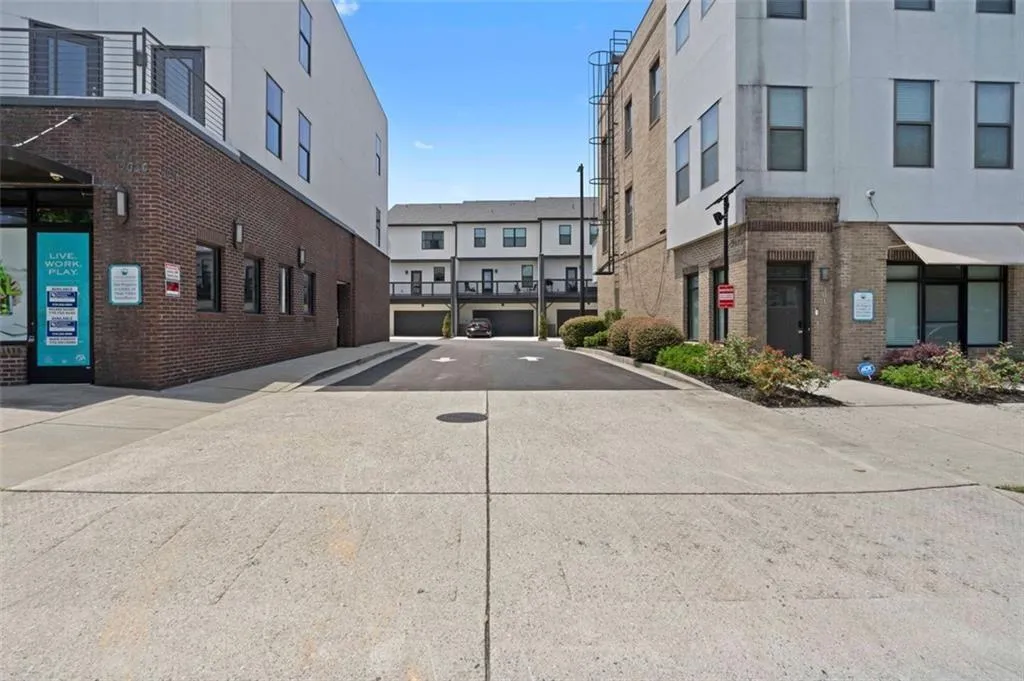 2030 Main Street Nw Unit 206, Atlanta, Georgia 30318, 2 Bedrooms Bedrooms, 0 ,2 BathroomsBathrooms,Residential,For Sale,2030 Main Street Nw Unit 206,7787065
