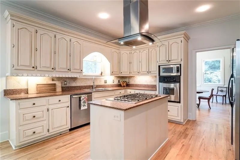 7465 Stoneykirk Close, Sandy Springs, Georgia 30350, 6 Bedrooms Bedrooms, ,4 BathroomsBathrooms,Residential,Sold,7465 Stoneykirk Close,6108790
