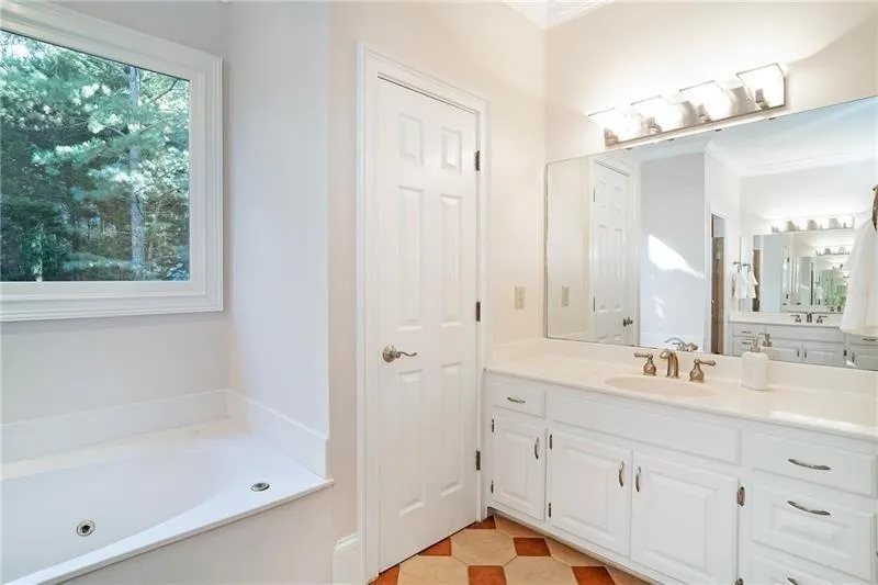 7465 Stoneykirk Close, Sandy Springs, Georgia 30350, 6 Bedrooms Bedrooms, ,4 BathroomsBathrooms,Residential,Sold,7465 Stoneykirk Close,6108790