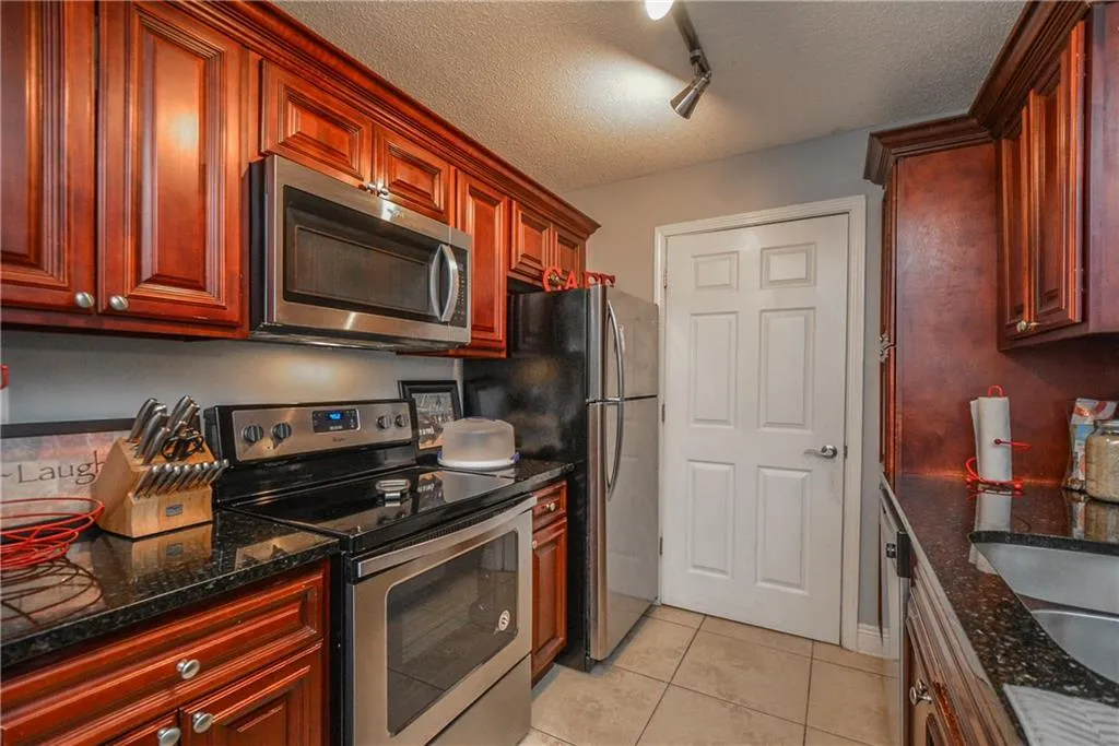 6102 Santa Fe Parkway, Sandy Springs, Georgia 30350, 3 Bedrooms Bedrooms, ,2 BathroomsBathrooms,Residential,Sold,6102 Santa Fe Parkway,6603365