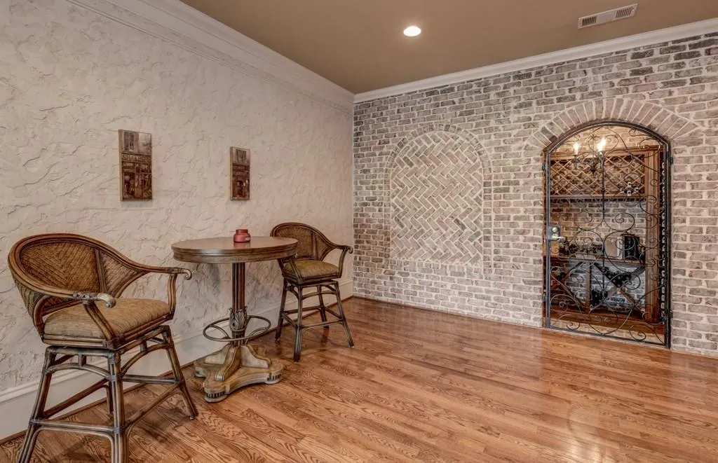 995 Heards Ferry Road, Sandy Springs, Georgia 30328, 5 Bedrooms Bedrooms, ,6 BathroomsBathrooms,Residential,Sold,995 Heards Ferry Road,5810193