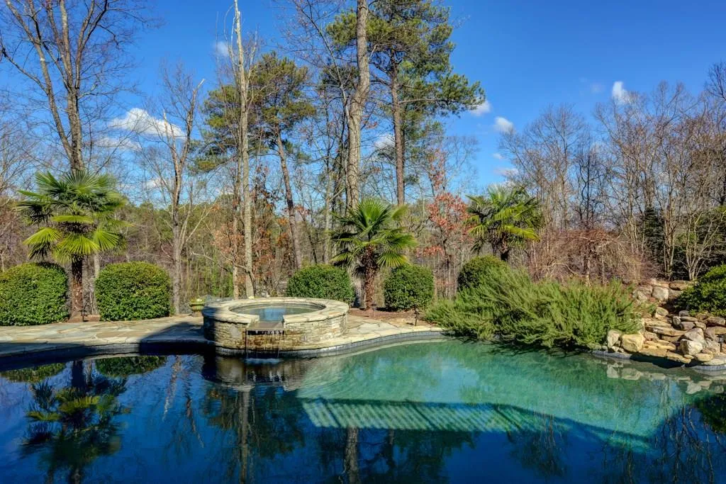 995 Heards Ferry Road, Sandy Springs, Georgia 30328, 5 Bedrooms Bedrooms, ,6 BathroomsBathrooms,Residential,Sold,995 Heards Ferry Road,5810193