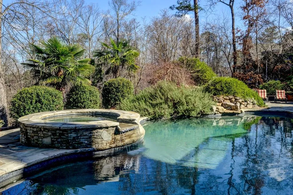 995 Heards Ferry Road, Sandy Springs, Georgia 30328, 5 Bedrooms Bedrooms, ,6 BathroomsBathrooms,Residential,Sold,995 Heards Ferry Road,5810193
