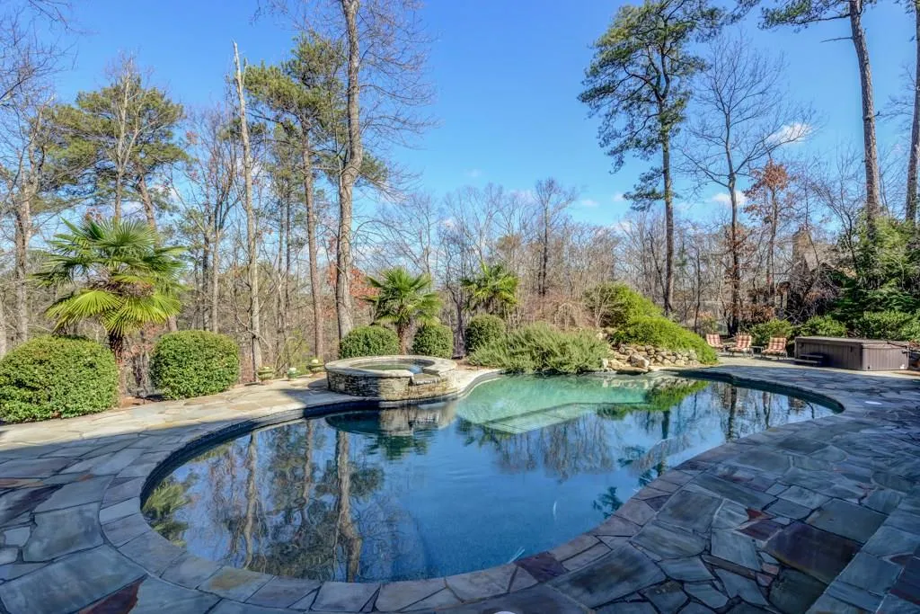 995 Heards Ferry Road, Sandy Springs, Georgia 30328, 5 Bedrooms Bedrooms, ,6 BathroomsBathrooms,Residential,Sold,995 Heards Ferry Road,5810193