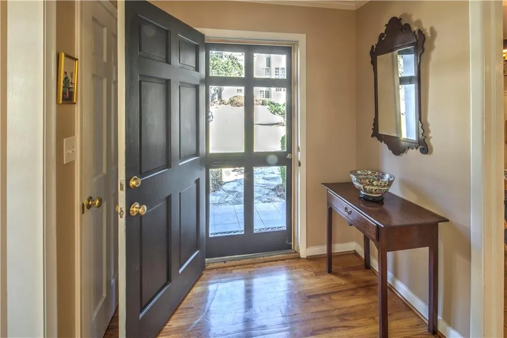 2070 Brookview Drive Nw, Atlanta, Georgia 30318, 4 Bedrooms Bedrooms, ,5 BathroomsBathrooms,Residential,Sold,2070 Brookview Drive Nw,5697232