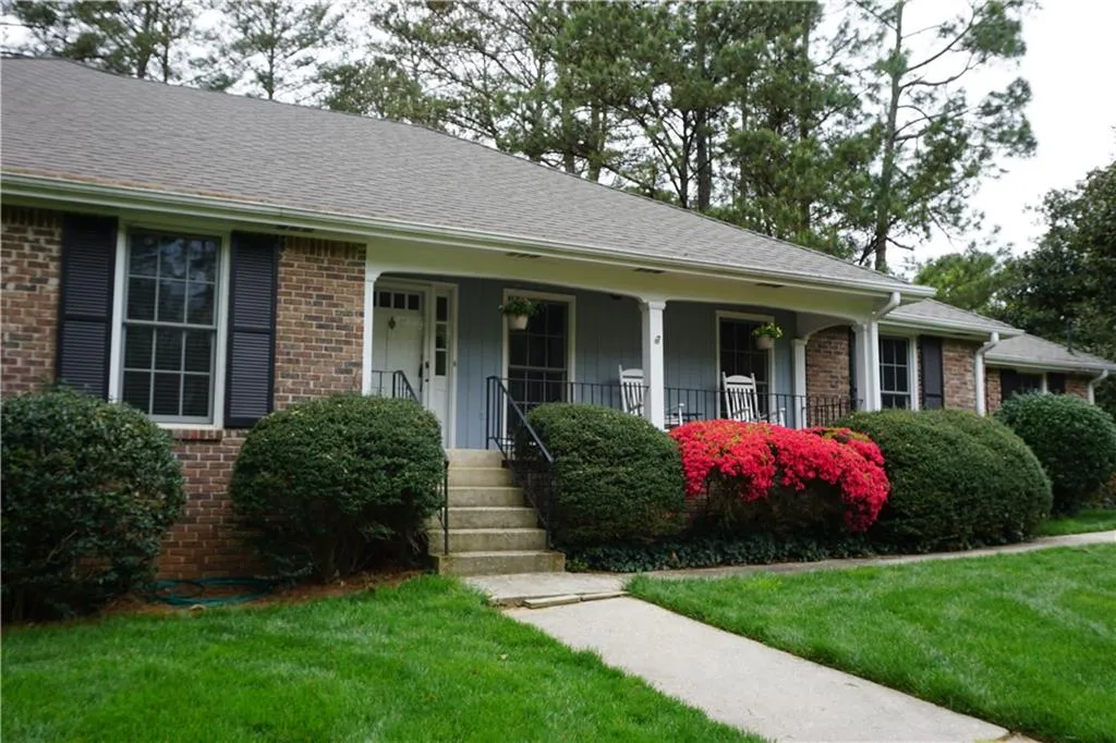6230 River Shore Parkway, Sandy Springs, Georgia 30328, 6 Bedrooms Bedrooms, ,3 BathroomsBathrooms,Residential,Sold,6230 River Shore Parkway,5680891