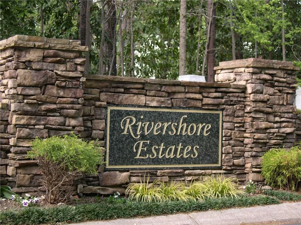 6230 River Shore Parkway, Sandy Springs, Georgia 30328, 6 Bedrooms Bedrooms, ,3 BathroomsBathrooms,Residential,Sold,6230 River Shore Parkway,5680891