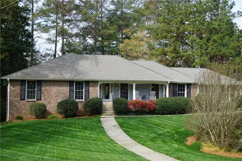6230 River Shore Parkway, Sandy Springs, Georgia 30328, 6 Bedrooms Bedrooms, ,3 BathroomsBathrooms,Residential,Sold,6230 River Shore Parkway,5680891