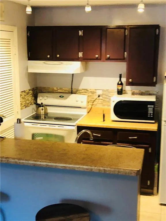 212 Granville Court, Atlanta, Georgia 30328, 1 Bedroom Bedrooms, ,1 BathroomBathrooms,Residential,Sold,212 Granville Court,6091122