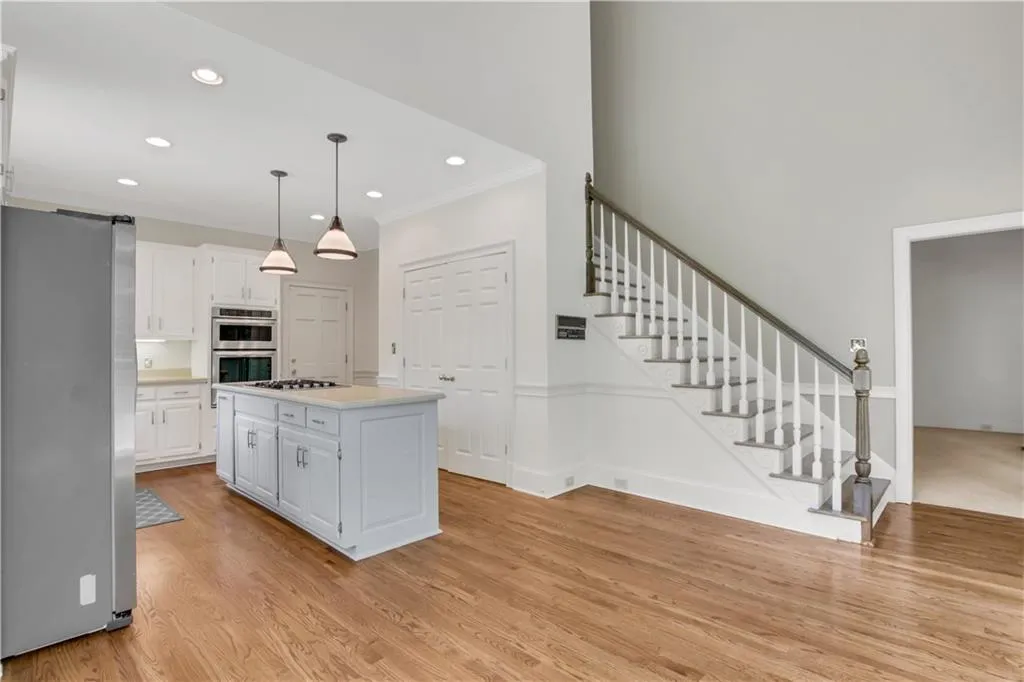 620 Avignon Court, Sandy Springs, Georgia 30350, 4 Bedrooms Bedrooms, ,3 BathroomsBathrooms,Residential,Sold,620 Avignon Court,7224024