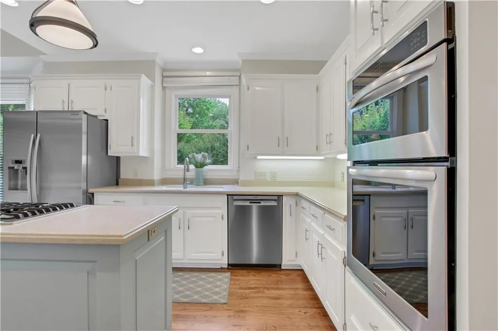 620 Avignon Court, Sandy Springs, Georgia 30350, 4 Bedrooms Bedrooms, ,3 BathroomsBathrooms,Residential,Sold,620 Avignon Court,7224024