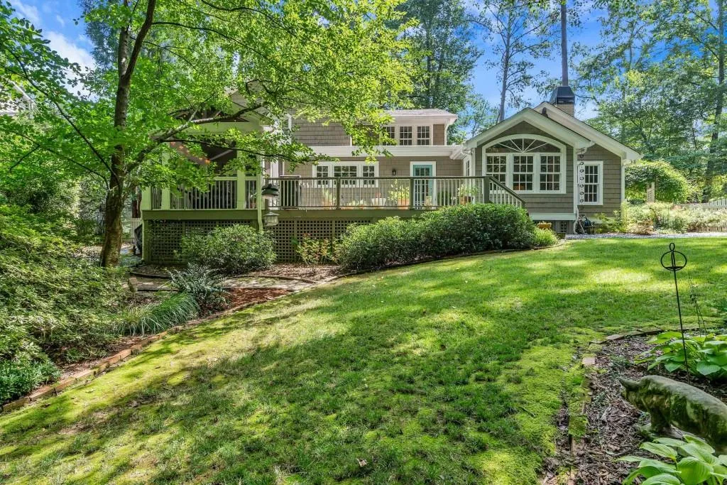 6990 Brandon Mill Road, Sandy Springs, Georgia 30328, 4 Bedrooms Bedrooms, ,3 BathroomsBathrooms,Residential,Sold,6990 Brandon Mill Road,6763248