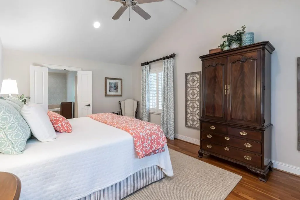 6990 Brandon Mill Road, Sandy Springs, Georgia 30328, 4 Bedrooms Bedrooms, ,3 BathroomsBathrooms,Residential,Sold,6990 Brandon Mill Road,6763248