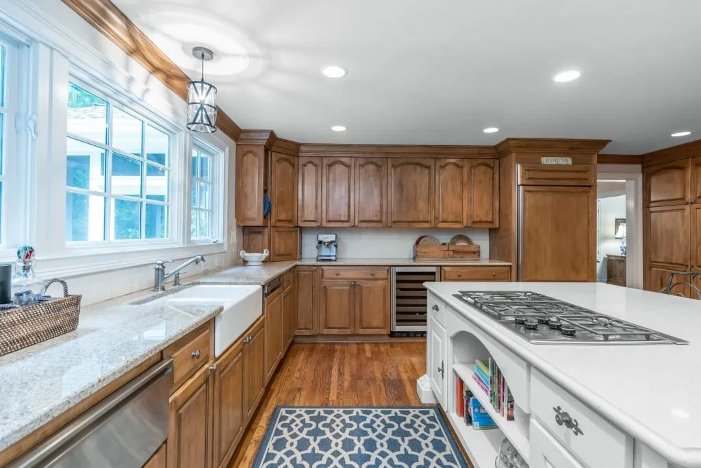 6990 Brandon Mill Road, Sandy Springs, Georgia 30328, 4 Bedrooms Bedrooms, ,3 BathroomsBathrooms,Residential,Sold,6990 Brandon Mill Road,6763248