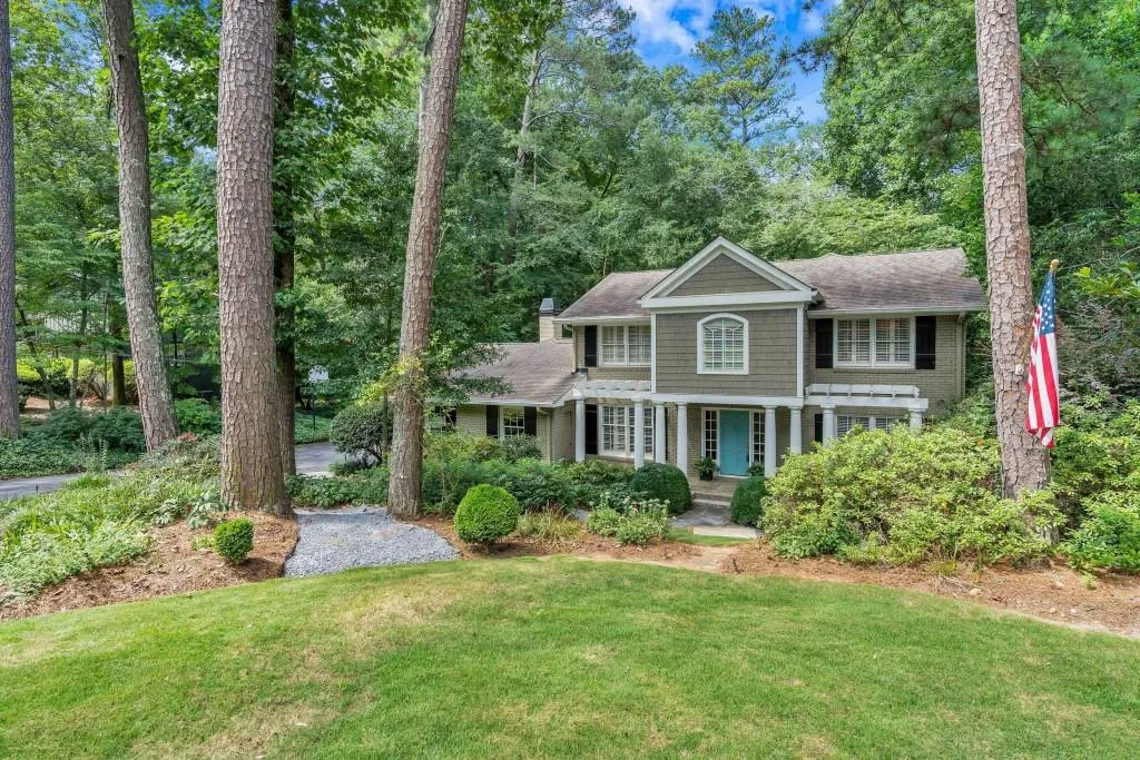 6990 Brandon Mill Road, Sandy Springs, Georgia 30328, 4 Bedrooms Bedrooms, ,3 BathroomsBathrooms,Residential,Sold,6990 Brandon Mill Road,6763248