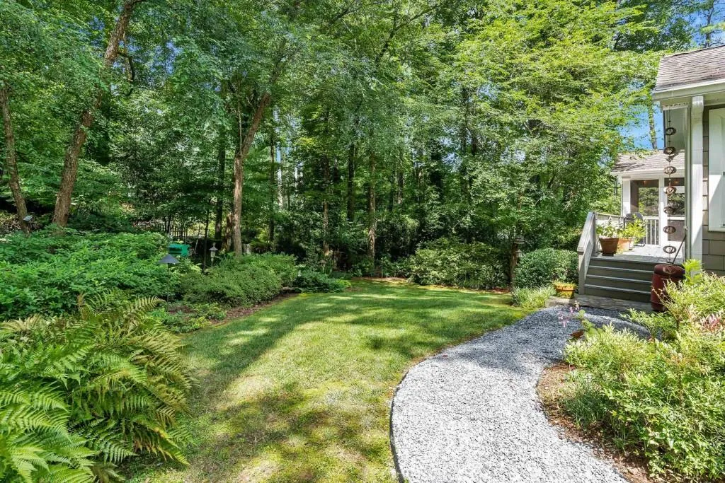 6990 Brandon Mill Road, Sandy Springs, Georgia 30328, 4 Bedrooms Bedrooms, ,3 BathroomsBathrooms,Residential,Sold,6990 Brandon Mill Road,6763248