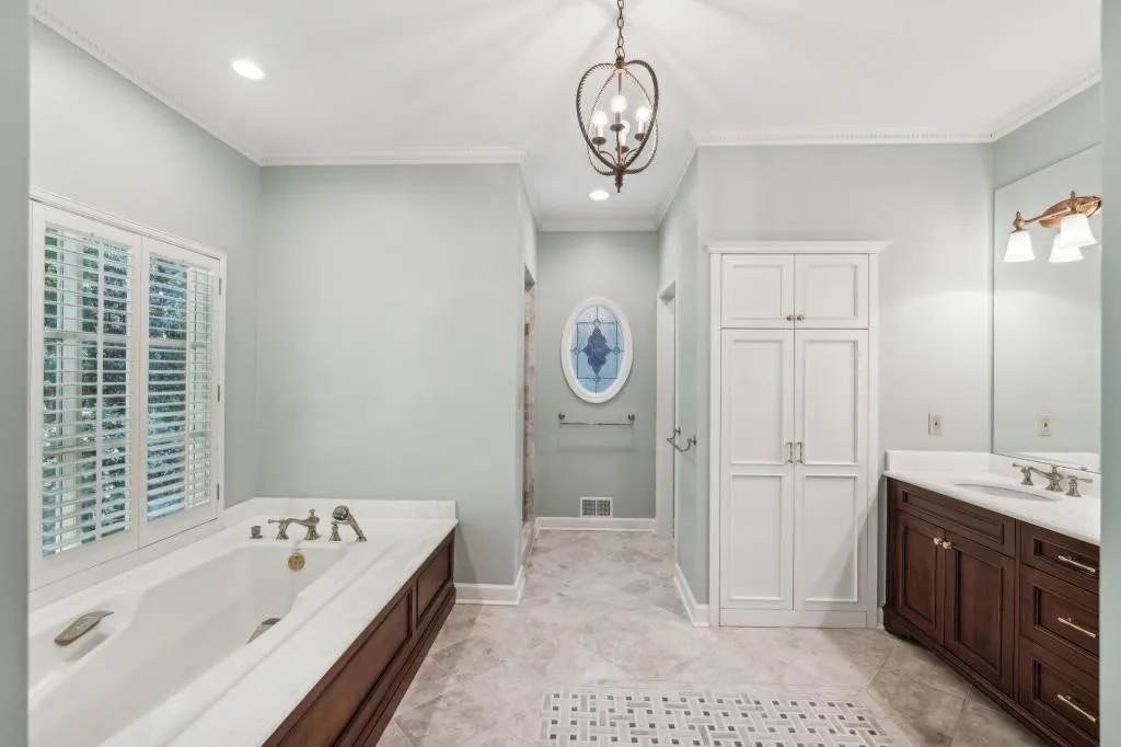 2030 Old Dominion Road, Sandy Springs, Georgia 30350, 5 Bedrooms Bedrooms, ,4 BathroomsBathrooms,Residential,Sold,2030 Old Dominion Road,7469811