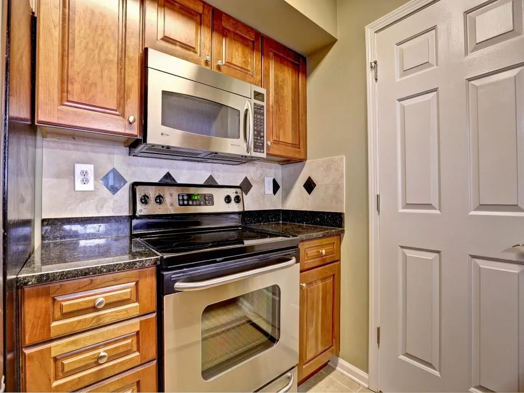 275 13th Street Ne Unit 801, Atlanta, Georgia 30309, 2 Bedrooms Bedrooms, ,2 BathroomsBathrooms,Residential,Sold,275 13th Street Ne Unit 801,5623032