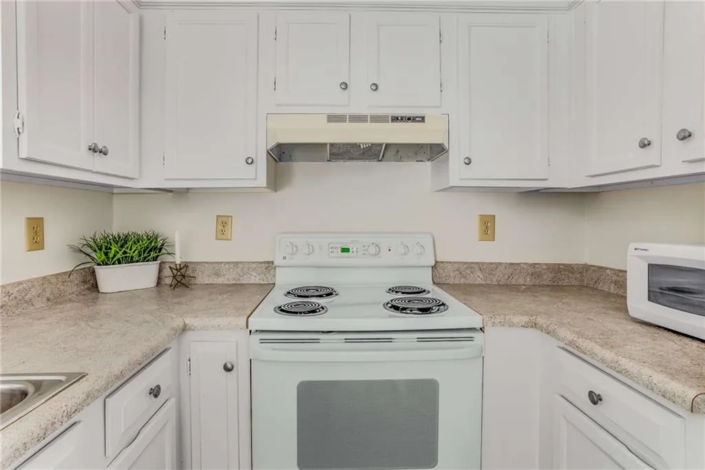 7500 Roswell Road Unit 91, Sandy Springs, Georgia 30350, 2 Bedrooms Bedrooms, ,2 BathroomsBathrooms,Residential,Sold,7500 Roswell Road Unit 91,7215907 7500 Roswell Road Unit 91, Sandy Springs, Georgia 30350, 2 Bedrooms Bedrooms, ,2 BathroomsBathrooms,Residential,Sold,7500 Roswell Road Unit 91,7215907