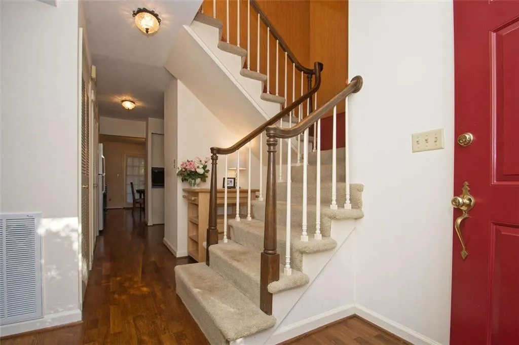 4620 Wieuca Road Ne Unit 16, Atlanta, Georgia 30342, 3 Bedrooms Bedrooms, ,2 BathroomsBathrooms,Residential,Sold,4620 Wieuca Road Ne Unit 16,5878144