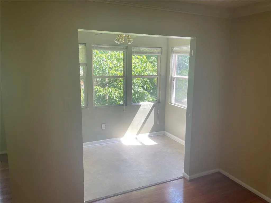 5155 Roswell Road Unit 9, Atlanta, Georgia 30342, 1 Bedroom Bedrooms, ,1 BathroomBathrooms,Residential,Sold,5155 Roswell Road Unit 9,6930733