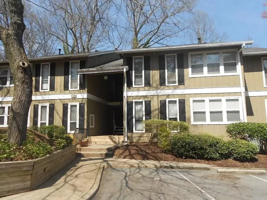 5155 Roswell Road Unit 9, Atlanta, Georgia 30342, 1 Bedroom Bedrooms, ,1 BathroomBathrooms,Residential,Sold,5155 Roswell Road Unit 9,6930733