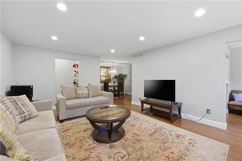 1804 Huntingdon Unit 1804, Atlanta, Georgia 30350, 2 Bedrooms Bedrooms, ,2 BathroomsBathrooms,Residential,For Sale,1804 Huntingdon Unit 1804,7716992