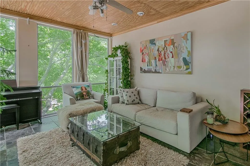 287 14th Street Nw Unit 19, Atlanta, Georgia 30318, 2 Bedrooms Bedrooms, ,1 BathroomBathrooms,Residential,Sold,287 14th Street Nw Unit 19,6004702