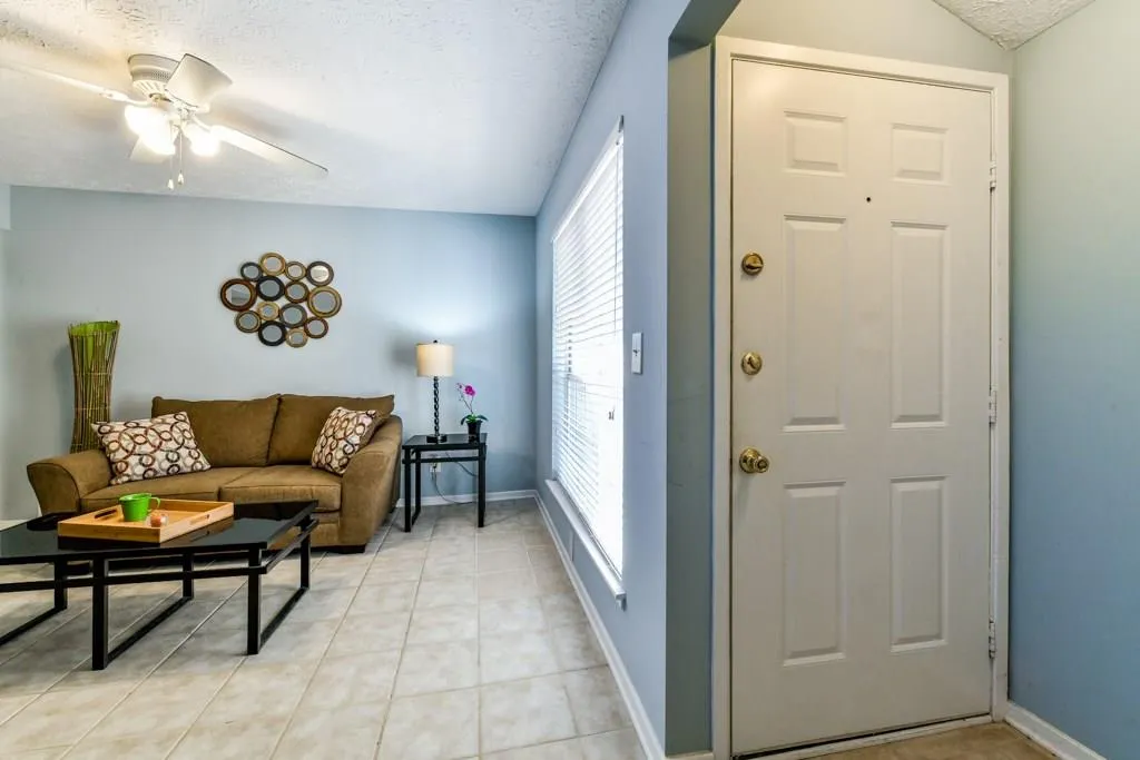 6822 Glenridge Drive Unit C, Sandy Springs, Georgia 30328, 1 Bedroom Bedrooms, ,1 BathroomBathrooms,Residential,Sold,6822 Glenridge Drive Unit C,6103054