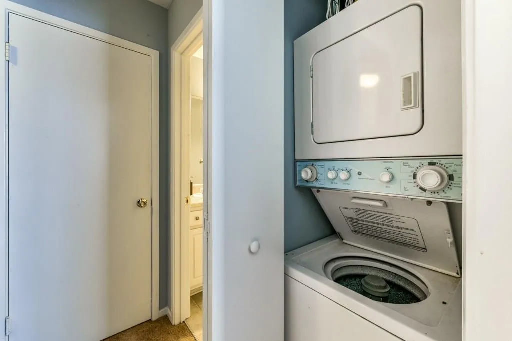 6822 Glenridge Drive Unit C, Sandy Springs, Georgia 30328, 1 Bedroom Bedrooms, ,1 BathroomBathrooms,Residential,Sold,6822 Glenridge Drive Unit C,6103054