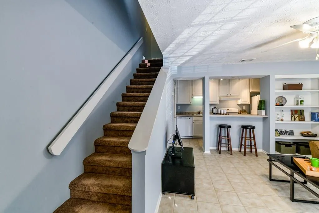 6822 Glenridge Drive Unit C, Sandy Springs, Georgia 30328, 1 Bedroom Bedrooms, ,1 BathroomBathrooms,Residential,Sold,6822 Glenridge Drive Unit C,6103054