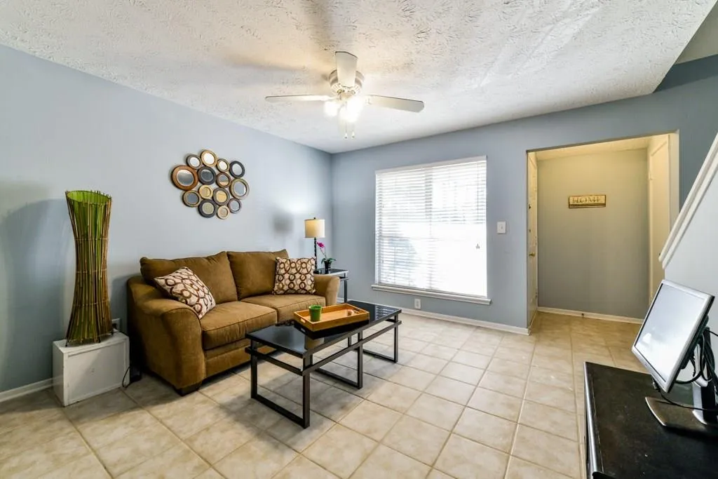 6822 Glenridge Drive Unit C, Sandy Springs, Georgia 30328, 1 Bedroom Bedrooms, ,1 BathroomBathrooms,Residential,Sold,6822 Glenridge Drive Unit C,6103054