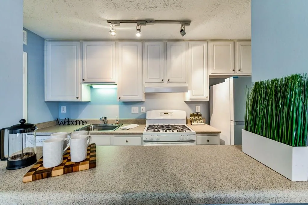 6822 Glenridge Drive Unit C, Sandy Springs, Georgia 30328, 1 Bedroom Bedrooms, ,1 BathroomBathrooms,Residential,Sold,6822 Glenridge Drive Unit C,6103054