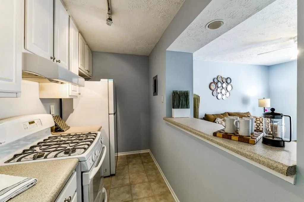 6822 Glenridge Drive Unit C, Sandy Springs, Georgia 30328, 1 Bedroom Bedrooms, ,1 BathroomBathrooms,Residential,Sold,6822 Glenridge Drive Unit C,6103054