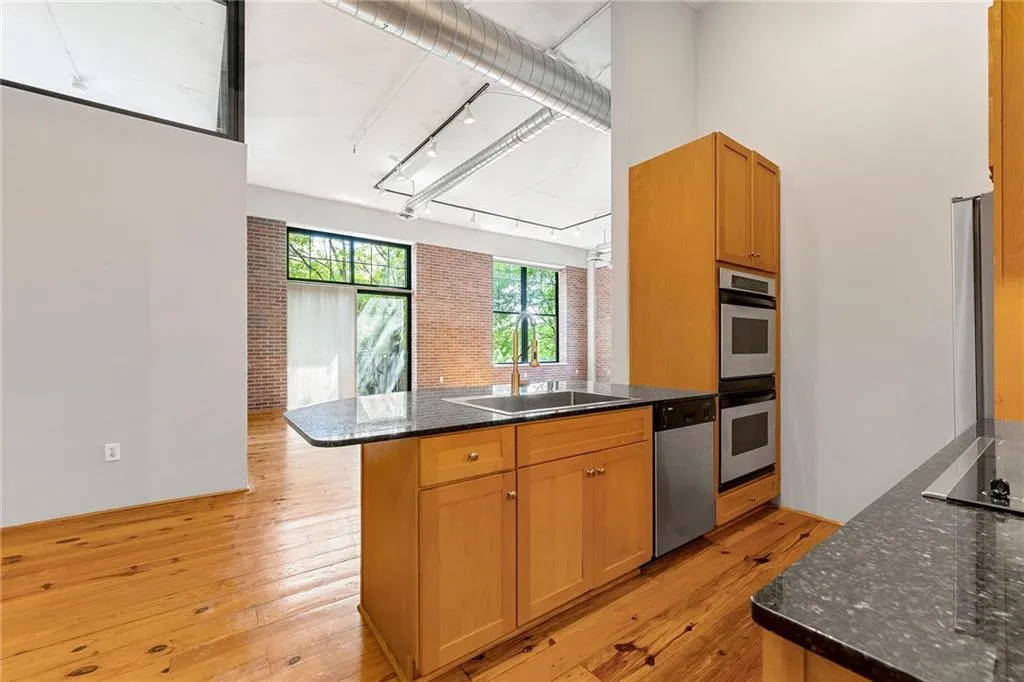 Atlanta, Georgia 30328, 2 Bedrooms Bedrooms, ,2 BathroomsBathrooms,Residential,Sold,7443352