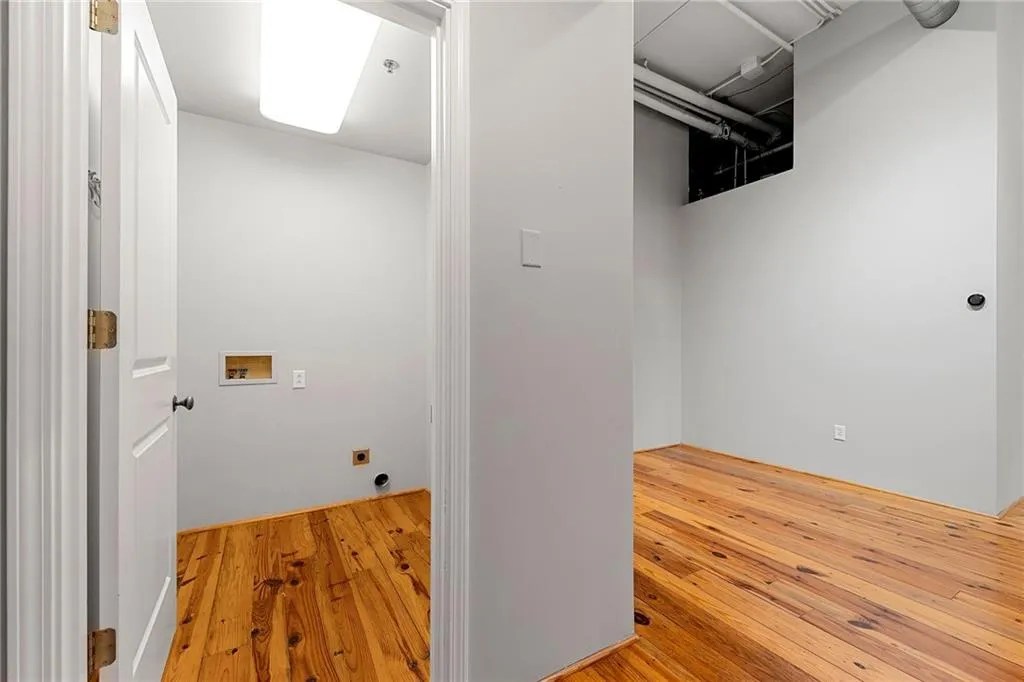 Atlanta, Georgia 30328, 2 Bedrooms Bedrooms, ,2 BathroomsBathrooms,Residential,Sold,7443352