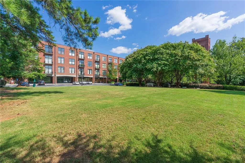 Atlanta, Georgia 30328, 2 Bedrooms Bedrooms, ,2 BathroomsBathrooms,Residential,Sold,7443352